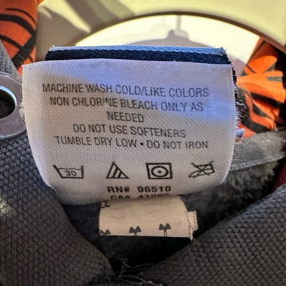 Under Armour Grey/Orange Tiger Print Cold Gear Pullover Hoodie Mens Size-Medium - Picture 5 of 7